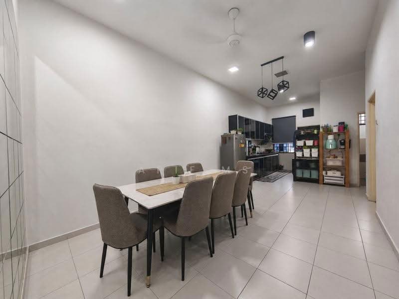 1-storey Terraced House for Sale in Taman Lagenda Putra (Kulai) - Arif MS - Dining Room - PropertyGuru.com.my