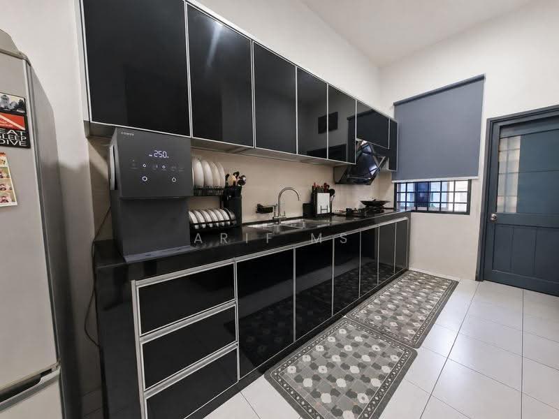 1-storey Terraced House for Sale in Taman Lagenda Putra (Kulai) - Arif MS - Kitchen - PropertyGuru.com.my
