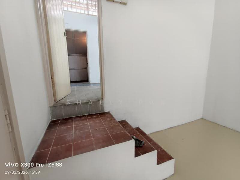 Rumah Teres 1-Tingkat untuk Disewa di Sri Petaling (Kuala Lumpur) - Shally Pun - Entrance - PropertyGuru.com.my