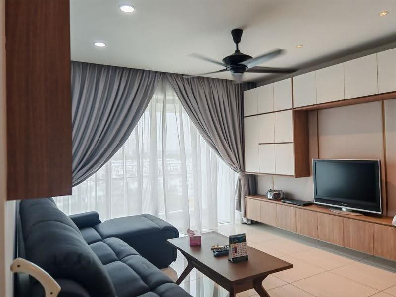 Pangsapuri untuk Dijual di Ponderosa Lakeside Apartment - Nico Chong - Living Room - PropertyGuru.com.my