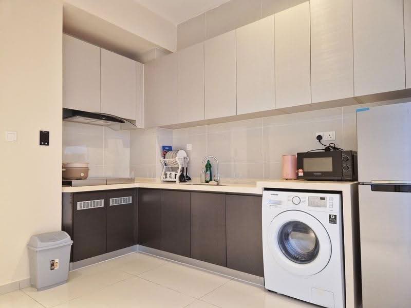 Kondominium untuk Disewa di Kings Bay @ Country Garden Danga Bay - Muslieg . - Kitchen - PropertyGuru.com.my