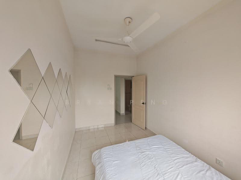 Kondominium untuk Disewa di Pelangi Utama - Bryan Peng - Bedroom - PropertyGuru.com.my