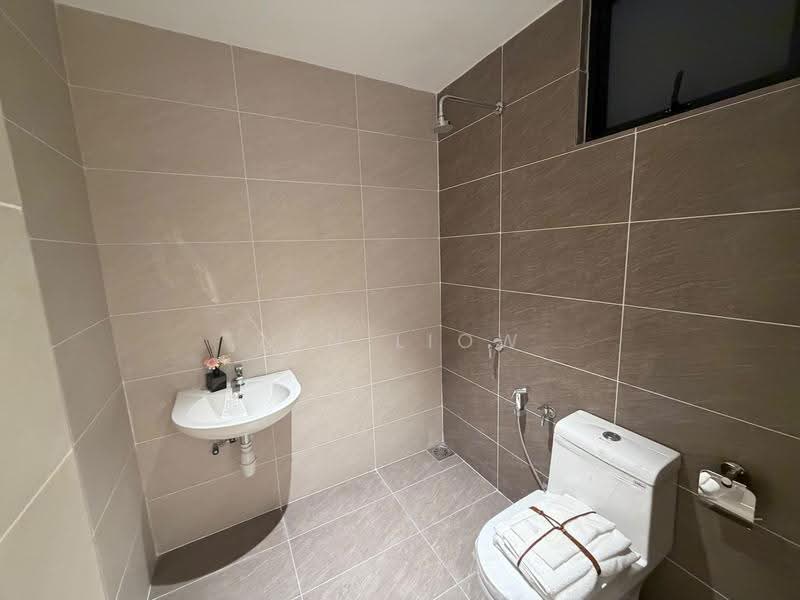 Service Residence for Sale at Bodaiju Residences - Zen Liow - Bathroom - PropertyGuru.com.my