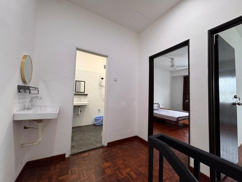 2-storey Terraced House for Rent in Taman Skudai Baru (Skudai) - Dona - Bathroom - PropertyGuru.com.my