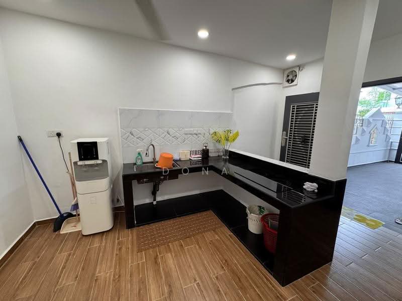 2-storey Terraced House for Rent in Taman Skudai Baru (Skudai) - Dona - Kitchen - PropertyGuru.com.my
