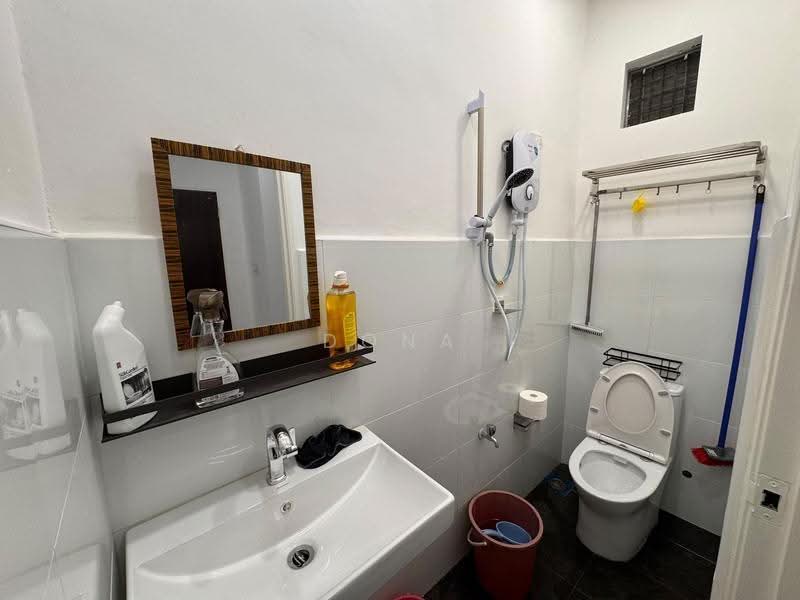 2-storey Terraced House for Rent in Taman Skudai Baru (Skudai) - Dona - Bathroom - PropertyGuru.com.my