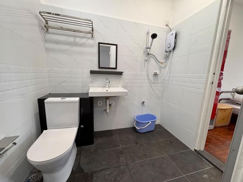 2-storey Terraced House for Rent in Taman Skudai Baru (Skudai) - Dona - Bathroom - PropertyGuru.com.my
