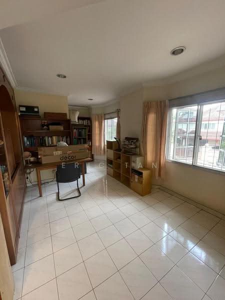 Rumah Berkembar untuk Dijual di Subang Jaya (Selangor) - Eric Tan - Study - PropertyGuru.com.my
