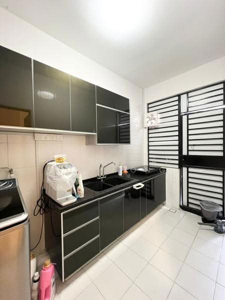 Cluster House for Sale in Setia Tropika (Johor Bahru) - Nelson Tan Poh Kiong - Kitchen - PropertyGuru.com.my