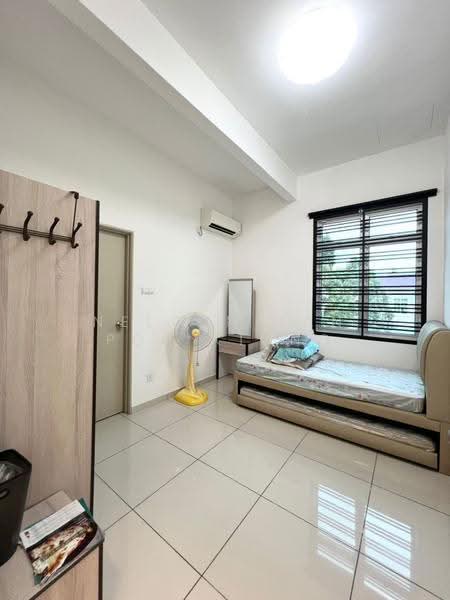 Cluster House for Sale in Setia Tropika (Johor Bahru) - Nelson Tan Poh Kiong - Bedroom - PropertyGuru.com.my