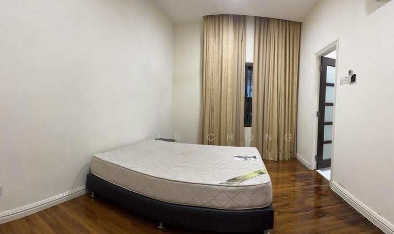 Bungalow House for Rent in Bukit Gita Bayu (Seri Kembangan) - Xavier Chong - Bedroom - PropertyGuru.com.my