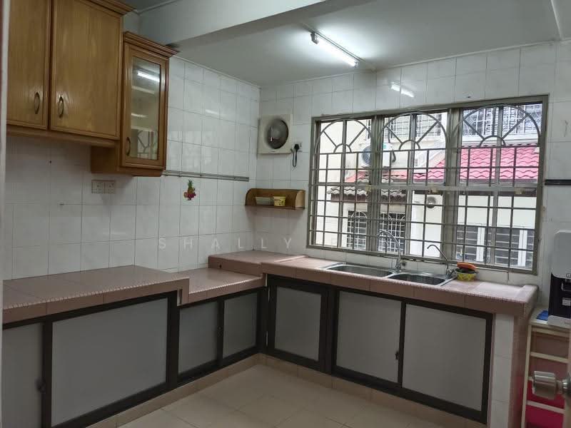 Rumah Teres 2-Tingkat untuk Dijual di Puchong (Selangor) - Shally Pun - Kitchen - PropertyGuru.com.my