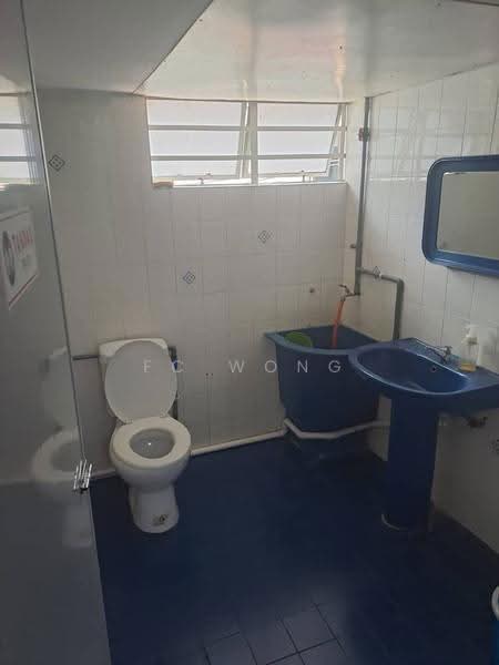 Kedai untuk Disewa di Seksyen 17 (Petaling Jaya) - FC Wong - Bathroom - PropertyGuru.com.my
