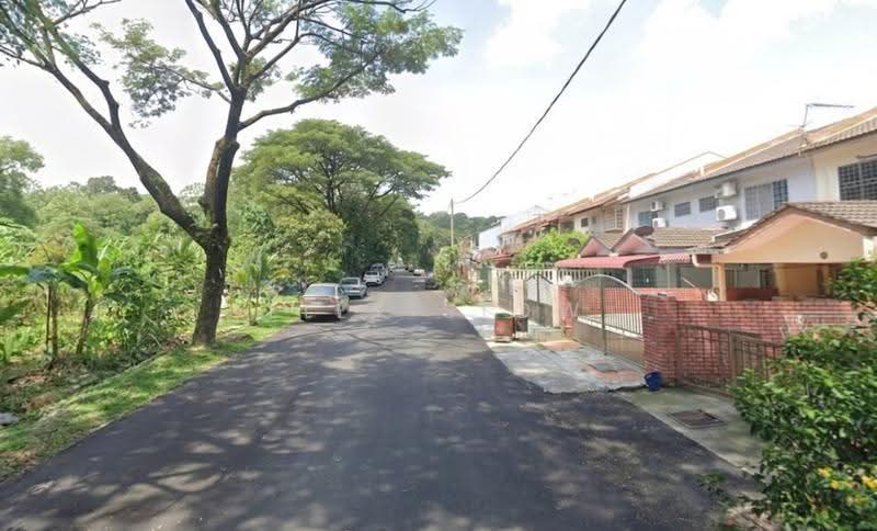 Rumah Teres 2-Tingkat untuk Disewa di Taman Bukit Serdang (Seri Kembangan) - Lily Siow - Not facing house - Bukit Serdang - PropertyGuru.com.my