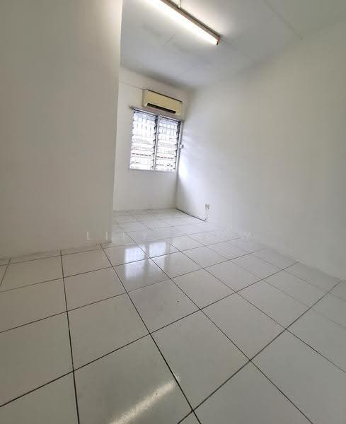 Rumah Teres 2-Tingkat untuk Disewa di Taman Bukit Serdang (Seri Kembangan) - Lily Siow - Bedroom - PropertyGuru.com.my