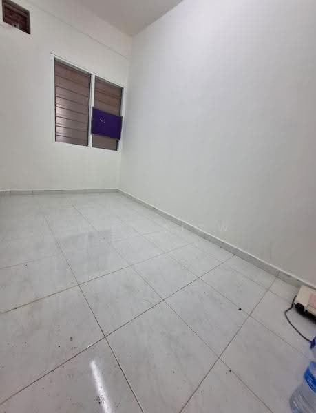 Rumah Teres 2-Tingkat untuk Disewa di Taman Bukit Serdang (Seri Kembangan) - Lily Siow - Ground Floor Room - PropertyGuru.com.my