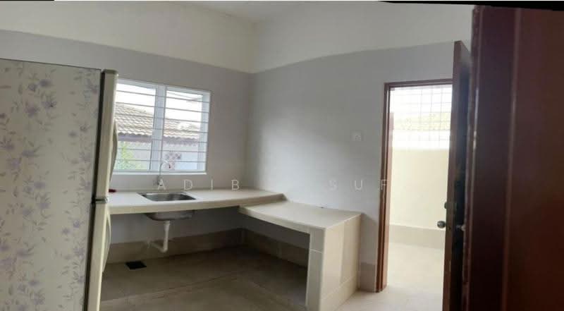 Rumah Teres 1.5-Tingkat untuk Disewa di Usj 3 (Subang Jaya) - Adib Yusuf - Kitchen - PropertyGuru.com.my