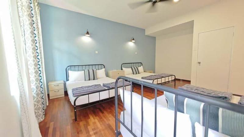 3-storey Terraced House for Rent in Batu Ferringhi (Batu Ferringhi) - Jocellynn Lee - Bedroom - PropertyGuru.com.my