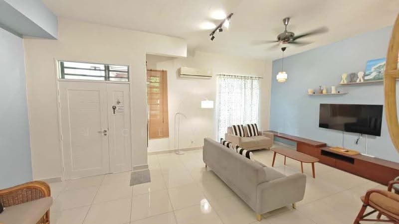 3-storey Terraced House for Rent in Batu Ferringhi (Batu Ferringhi) - Jocellynn Lee - Living Room - PropertyGuru.com.my