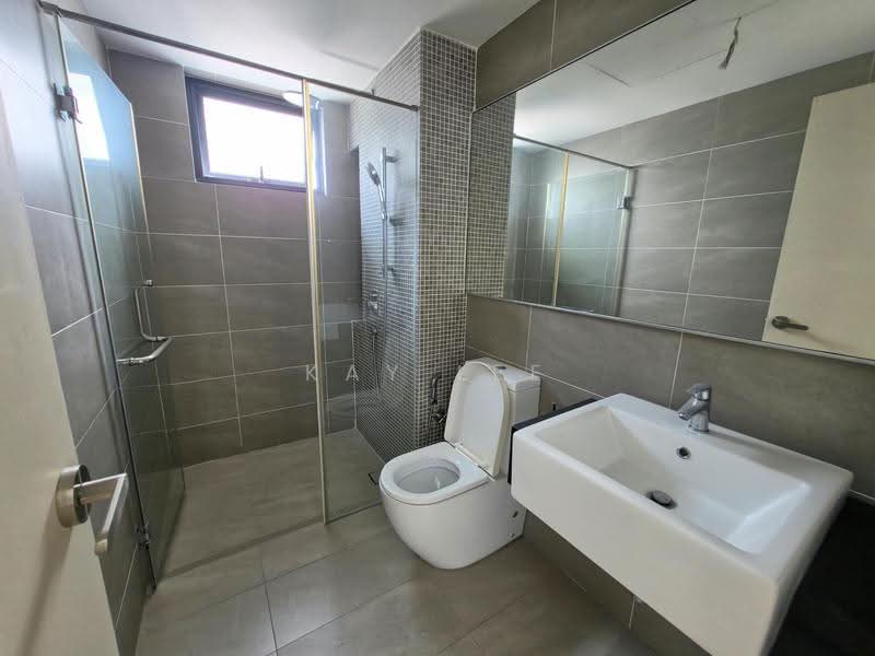 Service Residence for Sale at V Residence 2 @ Sunway Velocity - Kay Lee - Bathroom - PropertyGuru.com.my