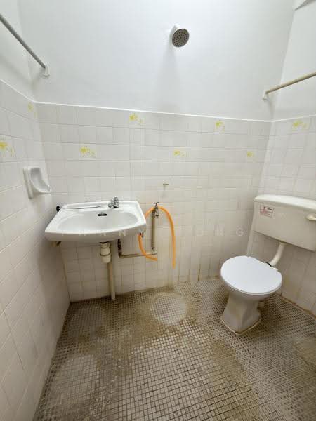Pangsapuri untuk Dijual di Taman Seri Damai (B) - Fanny Wong - Bathroom - PropertyGuru.com.my