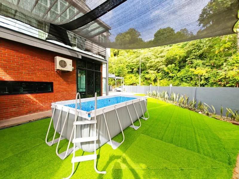 3-storey Terraced House for Rent in Batu Ferringhi (Batu Ferringhi) - Jocellynn Lee - Exterior - PropertyGuru.com.my