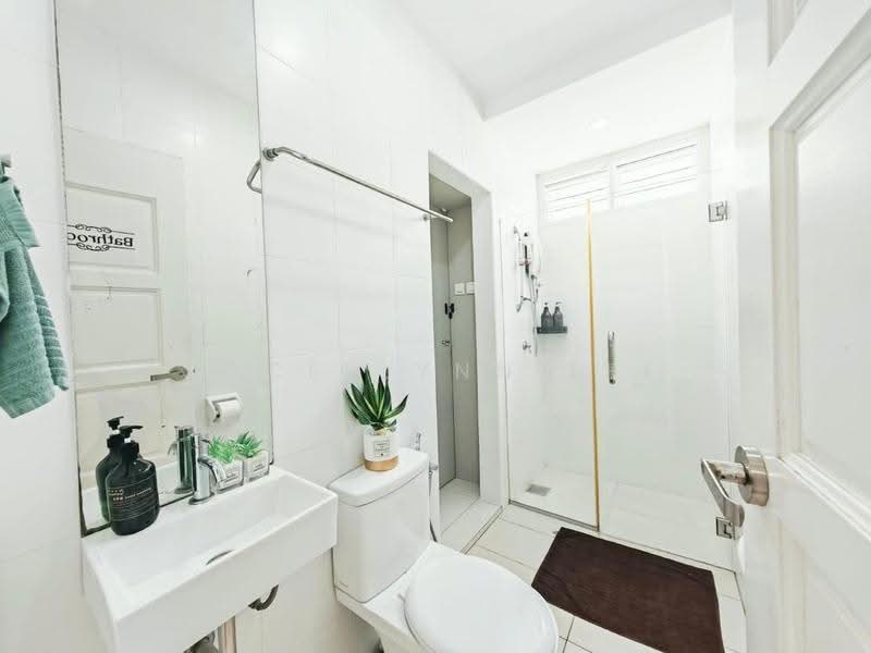 3-storey Terraced House for Rent in Batu Ferringhi (Batu Ferringhi) - Jocellynn Lee - Bathroom - PropertyGuru.com.my