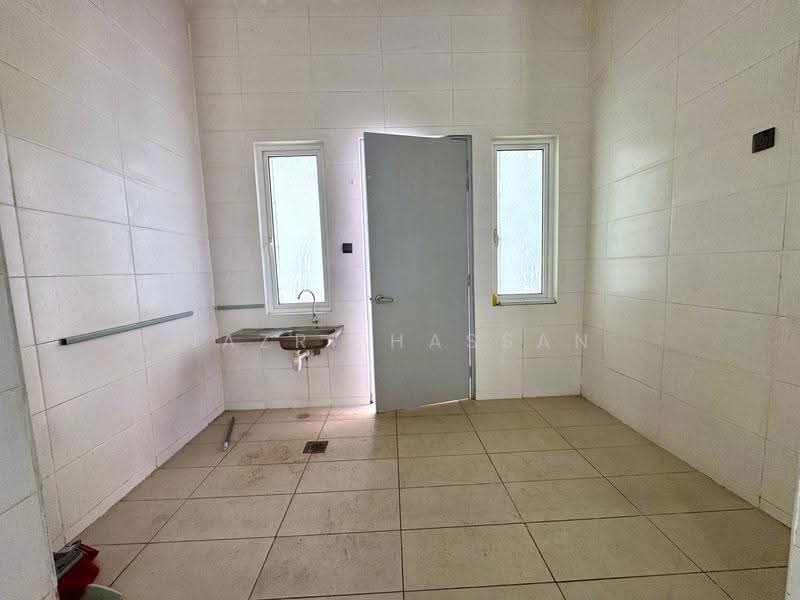 Semi-Detached House for Sale in Bandar Bukit Raja (Klang) - Nazri Hassan - Interior - PropertyGuru.com.my