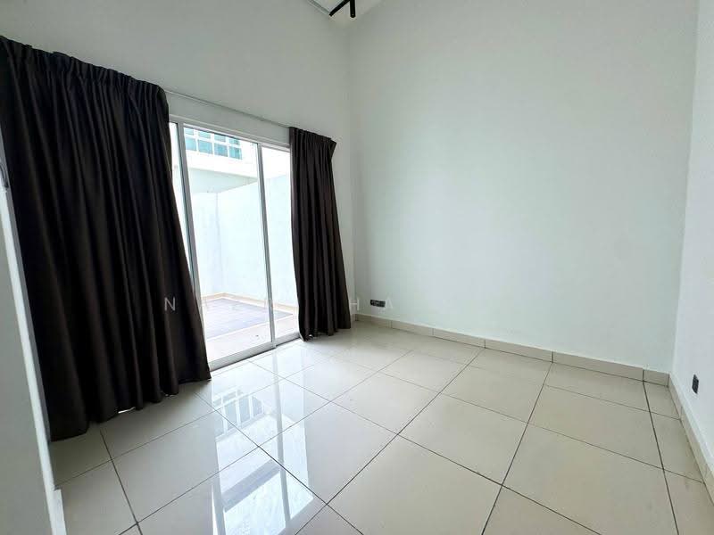 Semi-Detached House for Sale in Bandar Bukit Raja (Klang) - Nazri Hassan - Interior - PropertyGuru.com.my