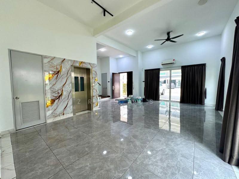 Semi-Detached House for Sale in Bandar Bukit Raja (Klang) - Nazri Hassan - Living Room - PropertyGuru.com.my