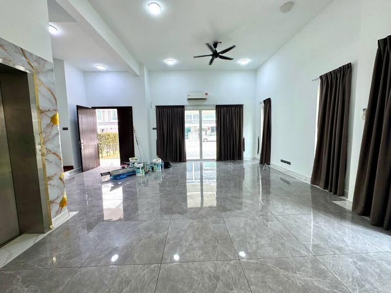 Semi-Detached House for Sale in Bandar Bukit Raja (Klang) - Nazri Hassan - Living Room - PropertyGuru.com.my