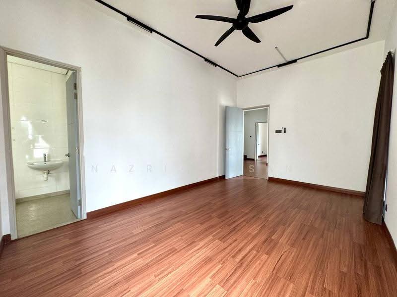 Semi-Detached House for Sale in Bandar Bukit Raja (Klang) - Nazri Hassan - Interior - PropertyGuru.com.my