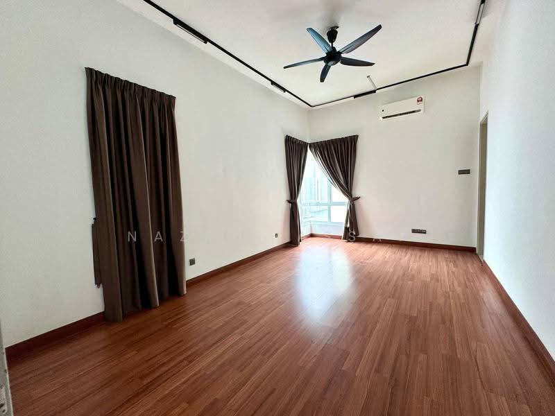 Semi-Detached House for Sale in Bandar Bukit Raja (Klang) - Nazri Hassan - Living Room - PropertyGuru.com.my