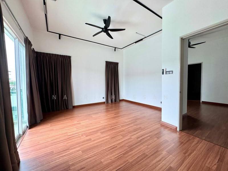Semi-Detached House for Sale in Bandar Bukit Raja (Klang) - Nazri Hassan - Living Room - PropertyGuru.com.my