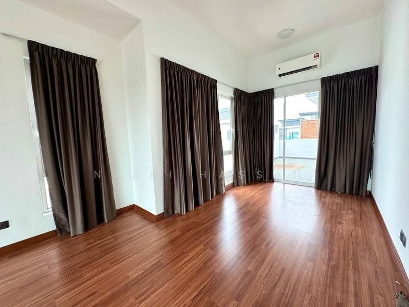 Semi-Detached House for Sale in Bandar Bukit Raja (Klang) - Nazri Hassan - Interior - PropertyGuru.com.my