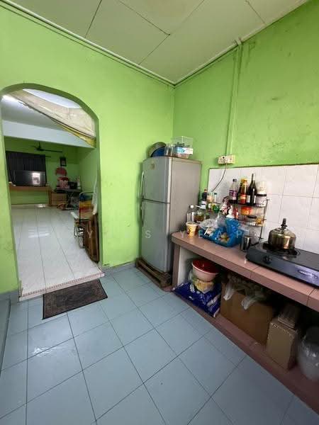 Rumah Teres 2-Tingkat untuk Dijual di Taman Desa Cemerlang (Ulu Tiram) - Cyrus Yeap - Kitchen - PropertyGuru.com.my