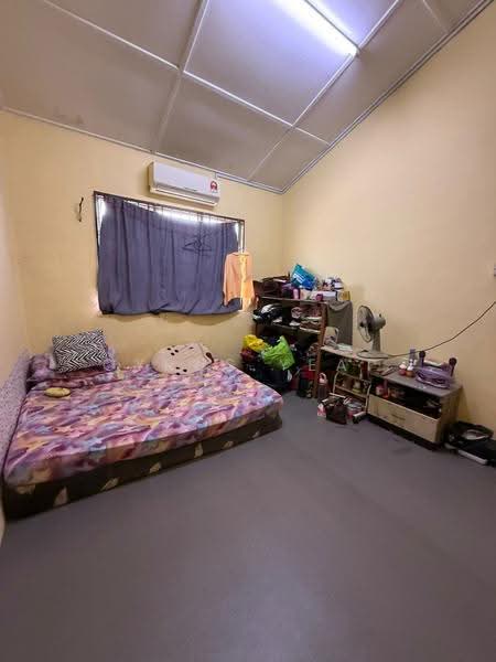 Rumah Teres 2-Tingkat untuk Dijual di Taman Desa Cemerlang (Ulu Tiram) - Cyrus Yeap - Bedroom - PropertyGuru.com.my