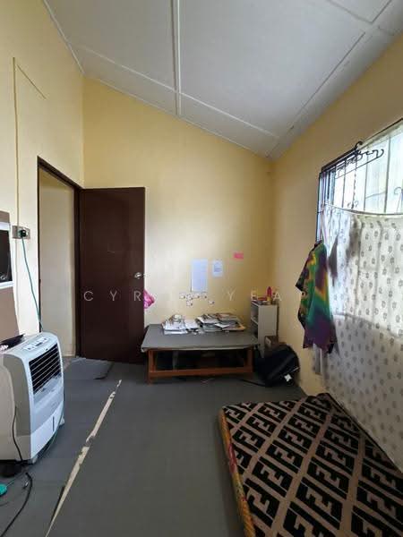 Rumah Teres 2-Tingkat untuk Dijual di Taman Desa Cemerlang (Ulu Tiram) - Cyrus Yeap - Bedroom - PropertyGuru.com.my
