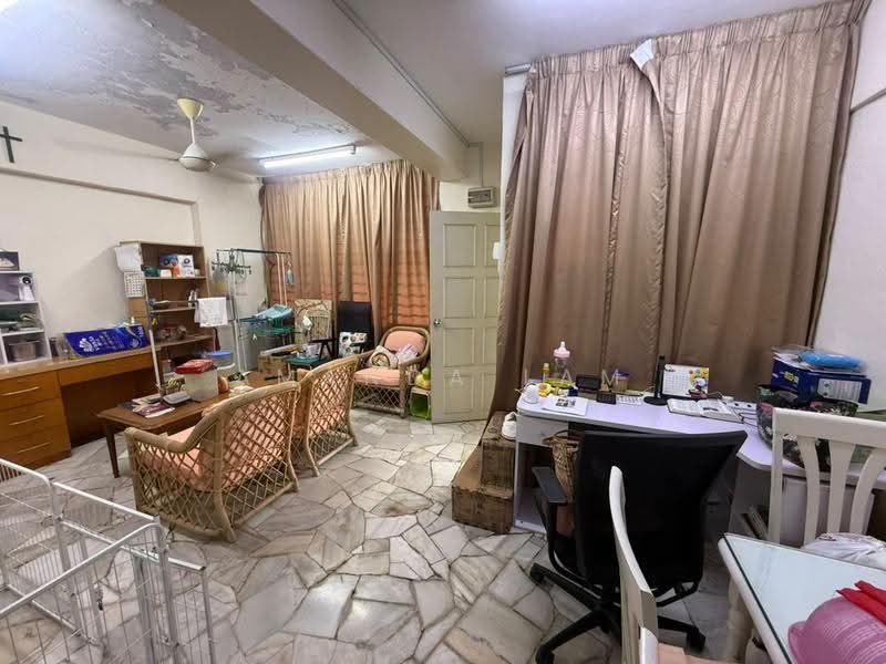 Rumah Flat untuk Dijual di Taman Terubong Indah (Majestic Heights) - Amanda Lam - Living Room - PropertyGuru.com.my