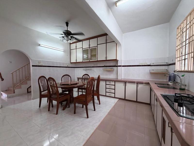 2-storey Terraced House for Rent in Island Glades (Jelutong) - Jocellynn Lee - Kitchen - PropertyGuru.com.my