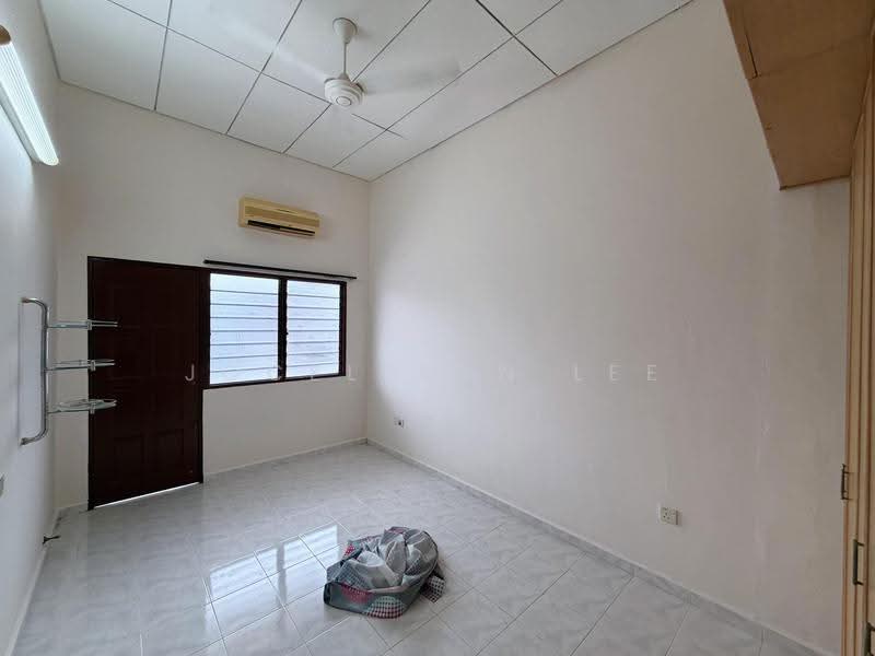 2-storey Terraced House for Rent in Island Glades (Jelutong) - Jocellynn Lee - Interior - PropertyGuru.com.my