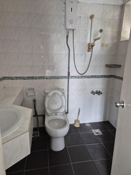 Kondominium untuk Disewa di Vista Damai - Veronica Lee - Bathroom - PropertyGuru.com.my