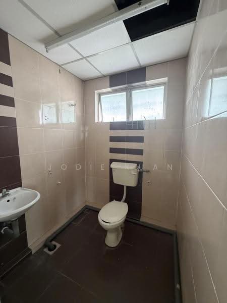 Shop / Office for Sale in Bandar Meru Raya (Ipoh) - Jodie Kuan - Bathroom - PropertyGuru.com.my