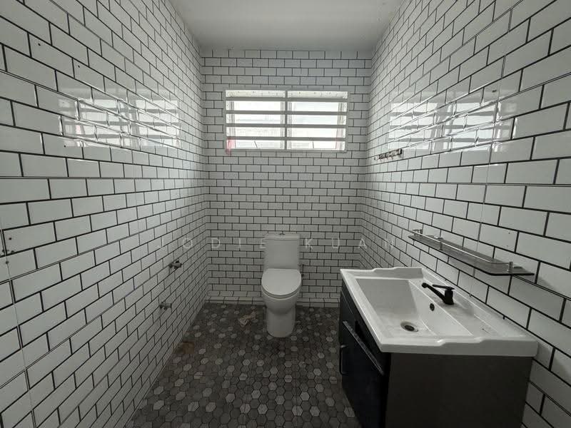 Shop / Office for Sale in Bandar Meru Raya (Ipoh) - Jodie Kuan - Bathroom - PropertyGuru.com.my