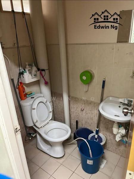 Pangsapuri untuk Dijual di Relau Vista Apartment - Edwin Ng - Bathroom - PropertyGuru.com.my