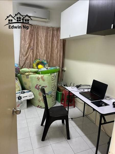 Pangsapuri untuk Dijual di Relau Vista Apartment - Edwin Ng - Study - PropertyGuru.com.my