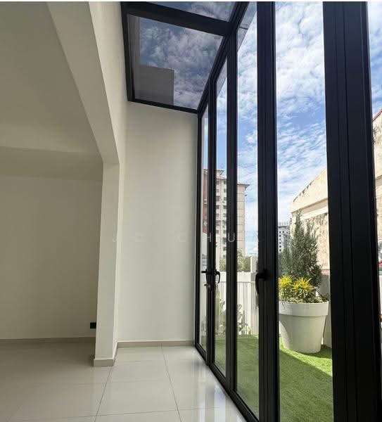 Rumah Teres 2-Tingkat untuk Dijual di Taman Desa Seputeh (Seputeh) - JC Chua - Balcony - PropertyGuru.com.my