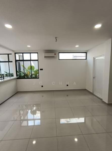 Rumah Teres 2-Tingkat untuk Dijual di Taman Desa Seputeh (Seputeh) - JC Chua - Living Room - PropertyGuru.com.my