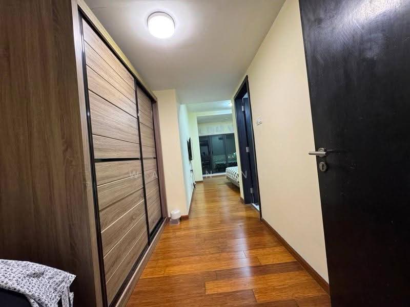Apartment for Rent at Molek Pine 4 - Wan Ning - Corridor - PropertyGuru.com.my