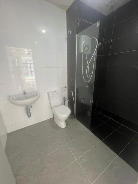 Service Residence for Sale at Paramount Utropolis - Addy Ng - Bathroom - PropertyGuru.com.my